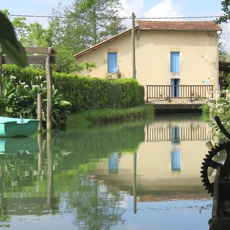 Prázdninový dům Maison Et Moulin A Eau Entre 2 Rivieres Dans Parc Animalier *